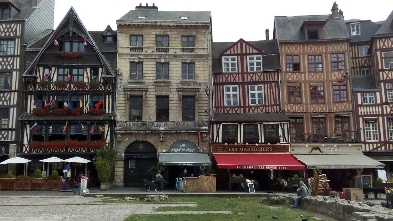 Between Historic Center And Quay, Ideal For Family Руан Екстериор снимка